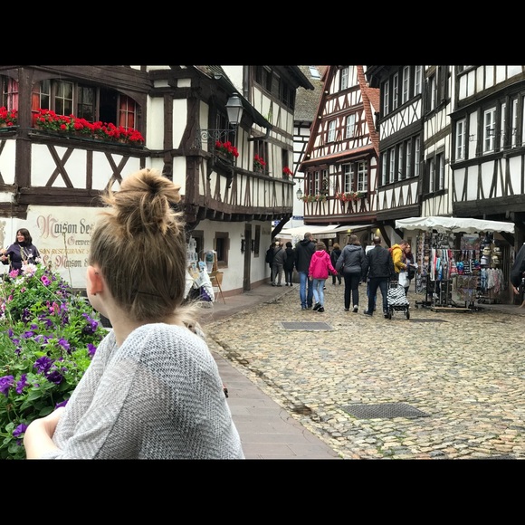 Meet Your Posher, Bailey - Picture 3 of 3